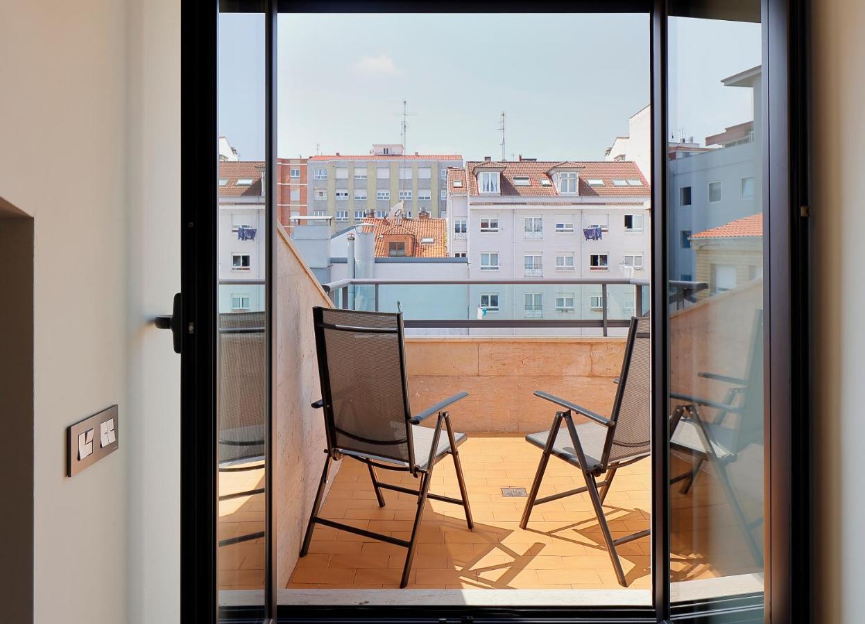 Atico Con Terraza, Vistas Al Mar Y Parking En Playa De S Lorenzo Gijon Exterior photo